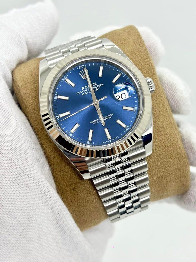 Rolex datejust (Category: Luxury Watches) located in Cabanatuan. Submitted by albertgonzales27 (Listing ID 1342820586, Image 3). Description: Datejust Bright Blue Dial Reference 126334 Random serial 41mm case size 18ct Fluted whitegold bezel Jubilee bracelet 9/10 pristine condition Watch, box and verification papers 19 total links Trades accepted up or down P680,000 only.
