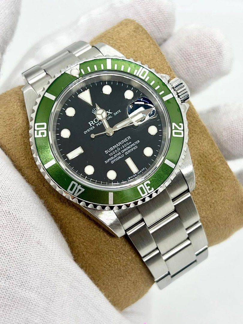 rolex kermit (Category: Luxury Watches) located in Cabanatuan. Submitted by albertgonzales27 (Listing ID 1342832542, Image 3). Description: Submariner Date Kermit 🐸 Reference 16610LV 2007 year model, Z Series 40mm case size Super luminova luminescence Laser etched sapphire glass Maxi dial indices No lug holes Rare discontinued model 9/10 pristine condition Watch and pouch only Trade offers accepted up or down P635,000 only.
