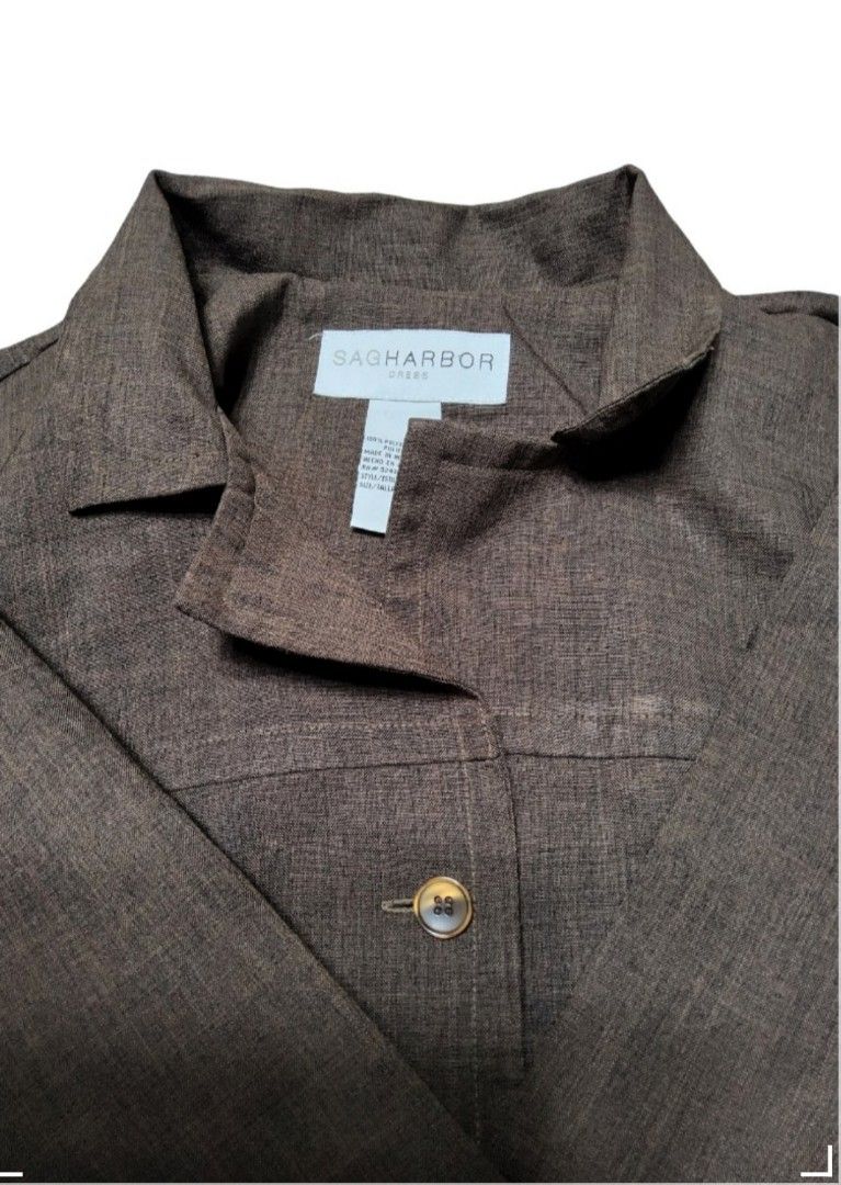 SAGHARBOR Brown Coat UNISEX (Category: Coats, Jackets and Outerwear) located in Cavite. Submitted by _thriftfix (Listing ID 1342787297, Image 3). Description: 𝗦𝗜𝗭𝗘 📏 - LENGTH: 25 inches - WIDTH: 24 inches -SLEEVE LENGTH: 24 inches 𝗖𝗢𝗟𝗢𝗥 🟫 - Brown 𝗡𝗢 𝗜𝗦𝗦𝗨𝗘 ✅️ - The product has only been worn a few times and is well-fitted. It fits for both Men and Women. 𝗟𝗢𝗖𝗔𝗧𝗜𝗢𝗡📍 - Imus, Cavite 𝗗𝗘𝗟𝗜𝗩𝗘𝗥𝗬 🚚 - Items can be deliver