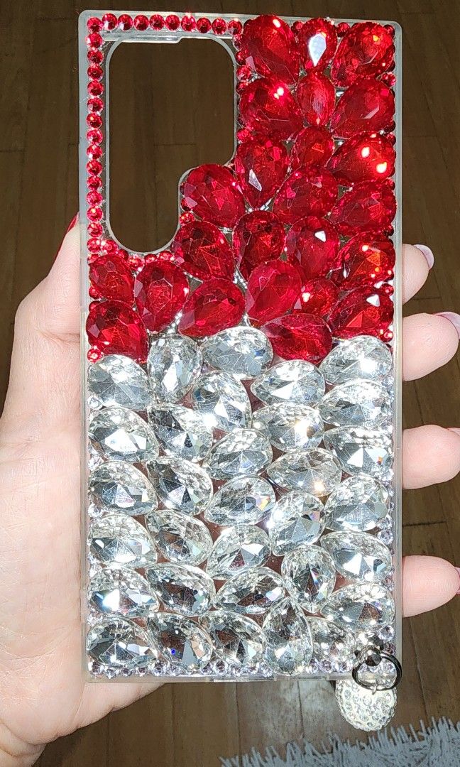 Samsung S22 ultra - red/silver bling case (Category: Cases & Sleeves) located in Paranaque City. Submitted by crystalclear7777 (Listing ID 1342698723, Image 3). Description: rfs: upgraded phone available online for 330 available in the malls for 800 pesos! negotiable.