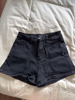 (Category: ) located in . Submitted by nicolc (Listing ID 1342756219, Image 1). Description: .