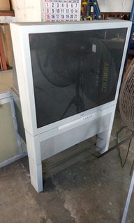 Sony KP-ER43M61 CRT TV with Stand
