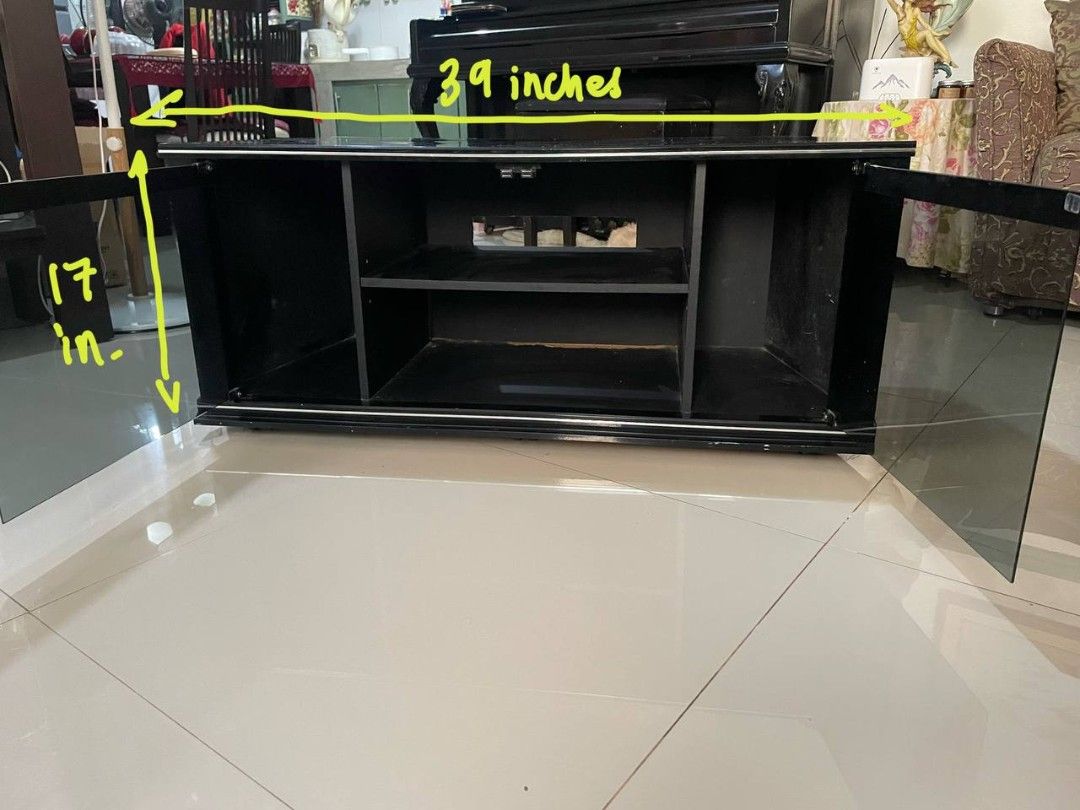TV Console/Cabinet/Cart (Category: TV Consoles) located in Quezon City. Submitted by ughffsetx (Listing ID 1342852225, Image 3). Description: RFS: no longer needed Price is negotiable.