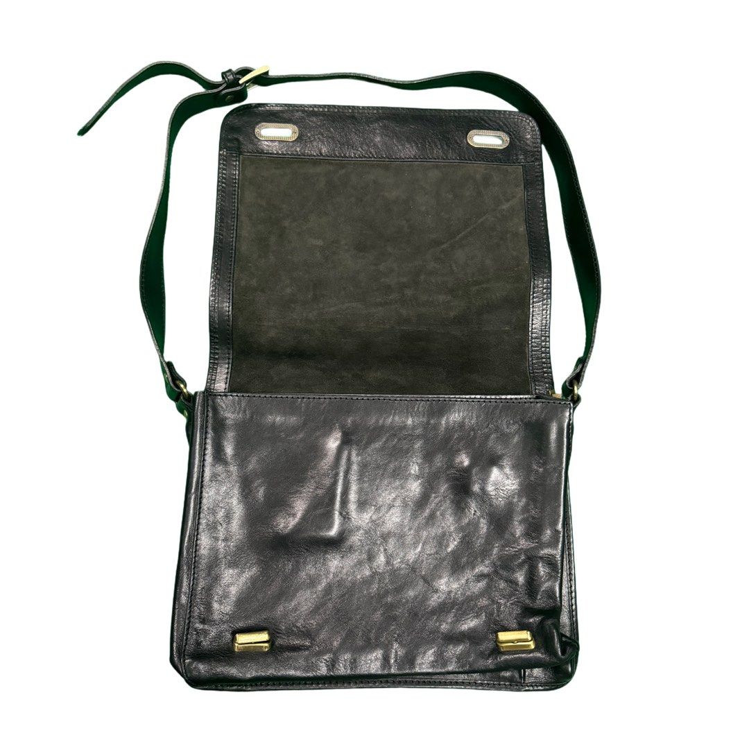 Vera Pelle Leather Messenger Bag (Category: Sling Bags) located in Manila. Submitted by ajsph (Listing ID 1342852558, Image 2). Description: Vera Pelle Leather Messenger Bag Real Authentic Leather Bought in Florence, Italy for around 150 Euros (₱8,000-₱9,000) Like new, barely used.