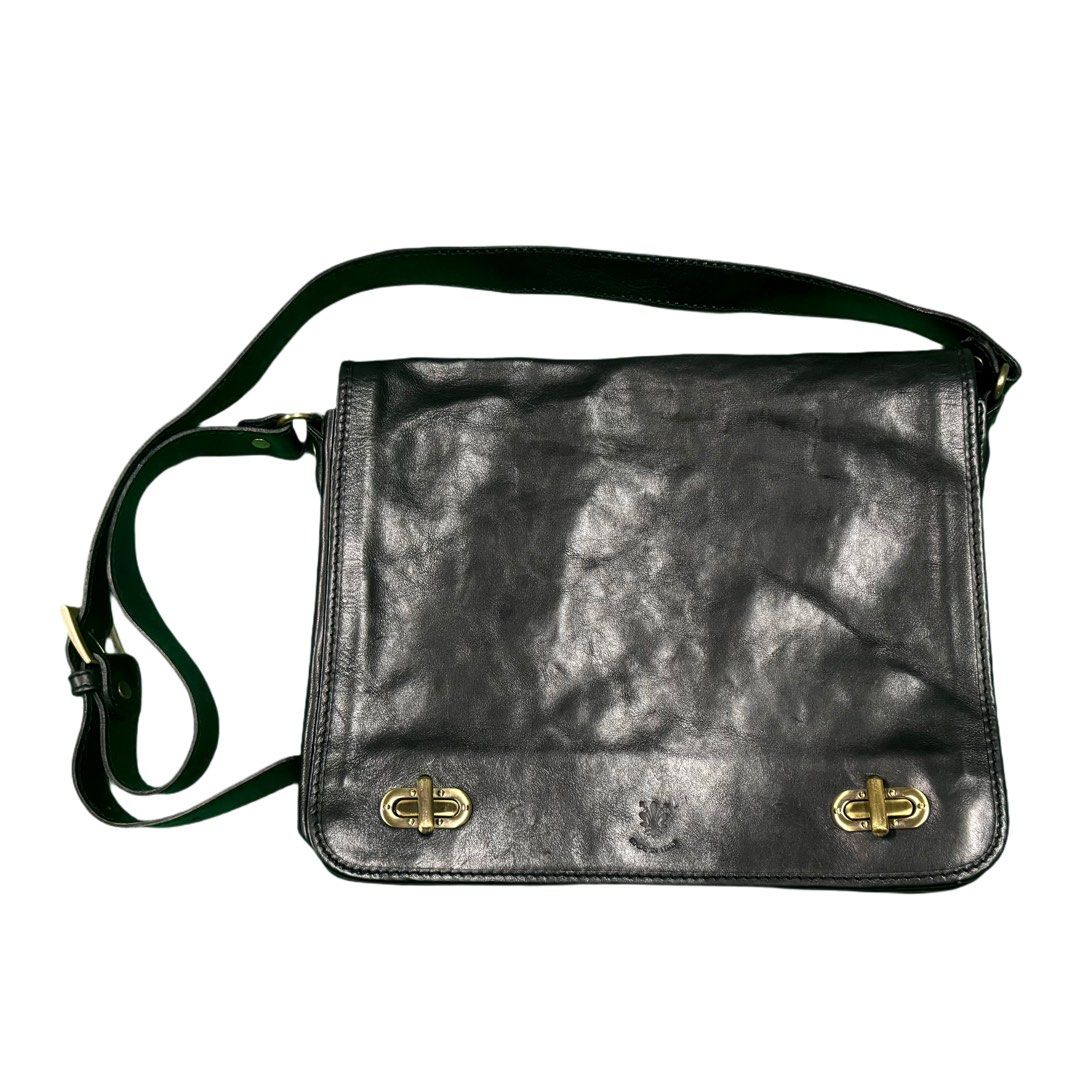 Vera Pelle Leather Messenger Bag (Category: Sling Bags) located in Manila. Submitted by ajsph (Listing ID 1342852558, Image 1). Description: Vera Pelle Leather Messenger Bag Real Authentic Leather Bought in Florence, Italy for around 150 Euros (₱8,000-₱9,000) Like new, barely used.