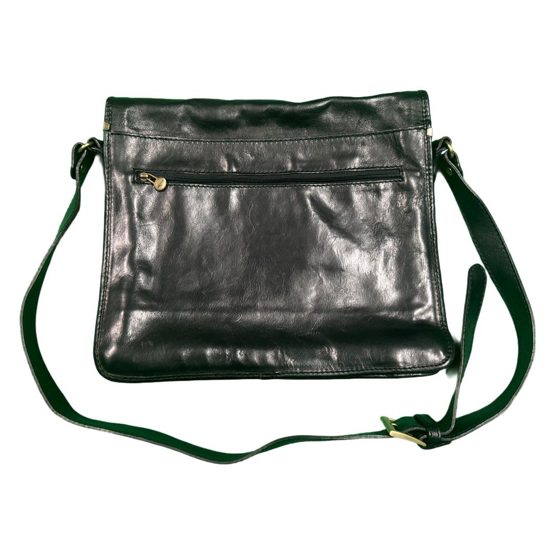 Vera Pelle Leather Messenger Bag (Category: Sling Bags) located in Manila. Submitted by ajsph (Listing ID 1342852558, Image 3). Description: Vera Pelle Leather Messenger Bag Real Authentic Leather Bought in Florence, Italy for around 150 Euros (₱8,000-₱9,000) Like new, barely used.
