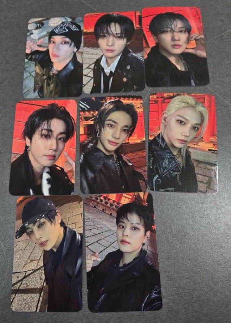 YES24 HOP skz stray kids POB, Toys & Collectibles, Fan Merchandise
