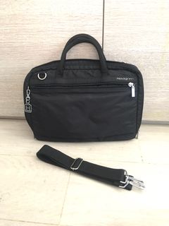 (原價$990) 95%新 Hedgren 黑色 尼龍 電腦 筆記本 斜咪包 斜咪袋 袋 Black Nylon computer / notebook travel protective bag62968324636034110