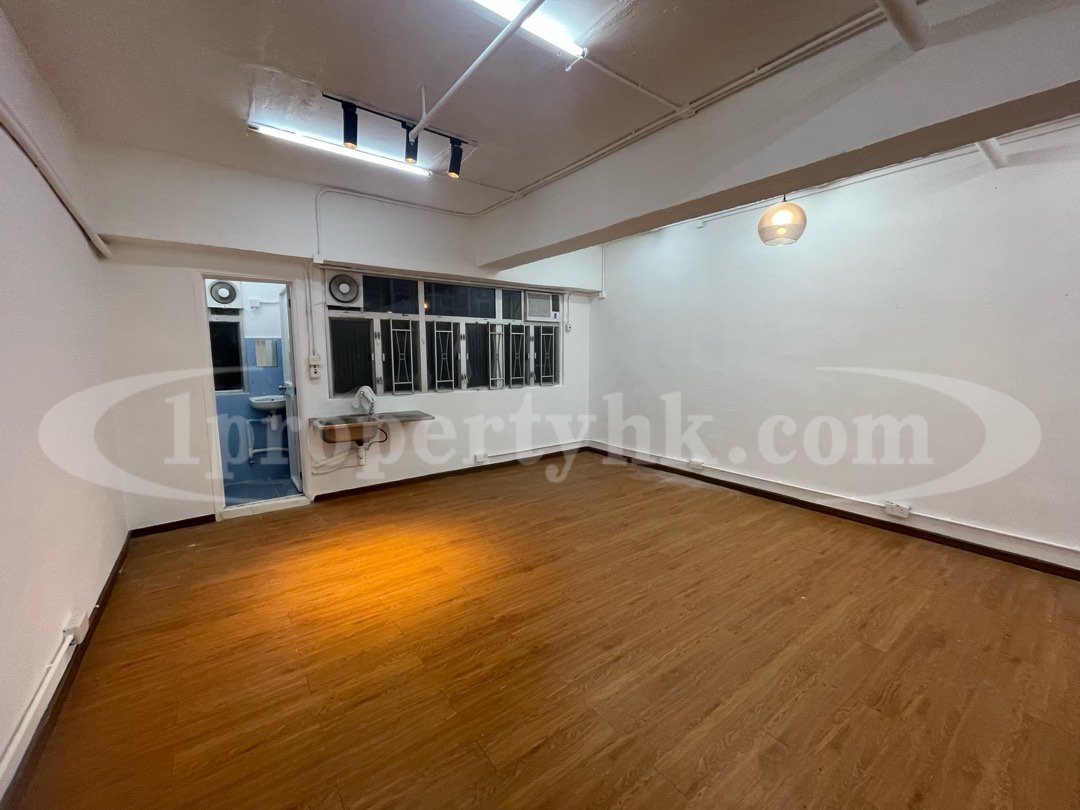 觀塘成業街⬆️成運工業大廈 ，全新裝修設計 *租售皆可* 現售380萬@6158尺 月租12500全包64141668939395111