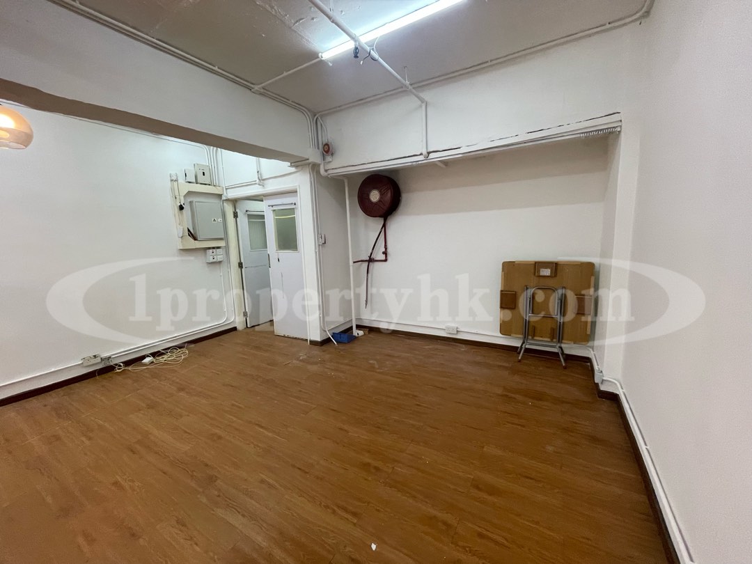 觀塘成業街⬆️成運工業大廈 ，全新裝修設計 *租售皆可* 現售380萬@6158尺 月租12500全包64141668939395112