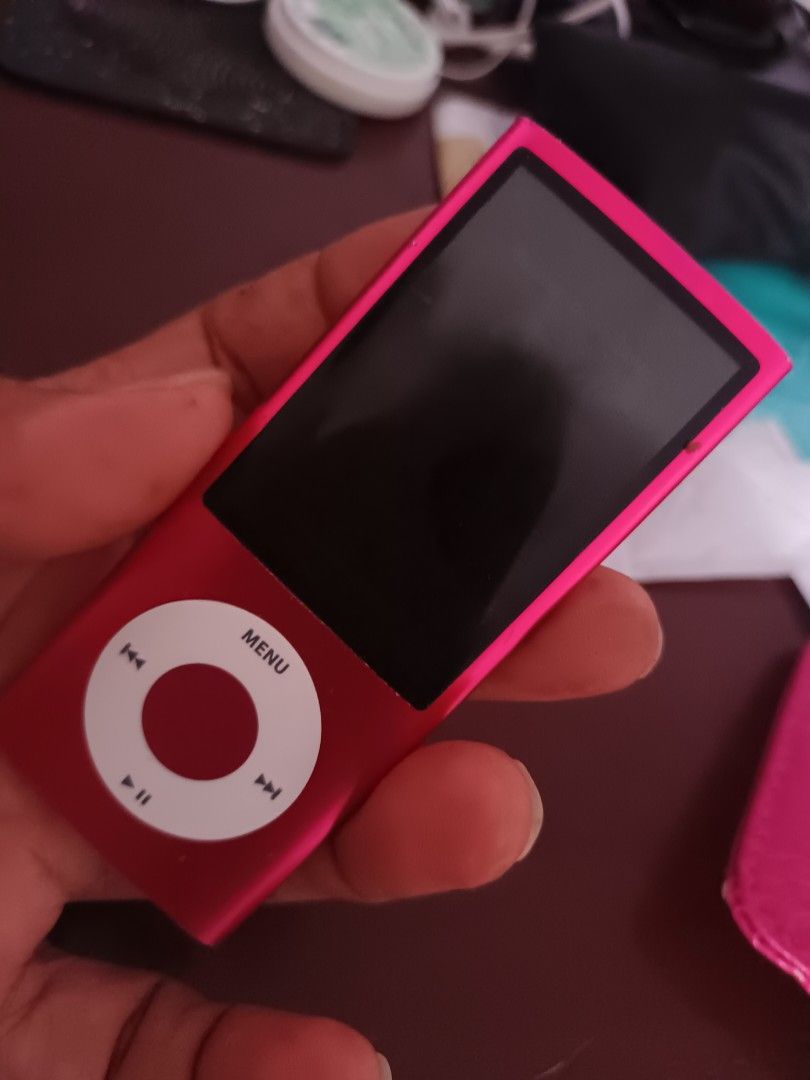 Apple Ipod model A132 with Case (Category: Portable Audio Accessories) located in Polangui. Submitted by cornerbags_shoes (Listing ID 1342930725, Image 2). Description: working po no charger case is branded by Storm London with signs of used.