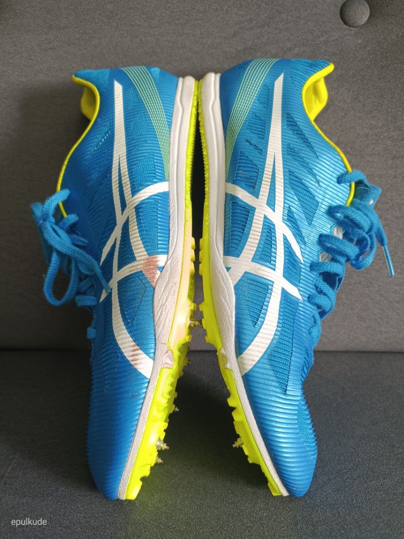Asics Heat Chaser spike