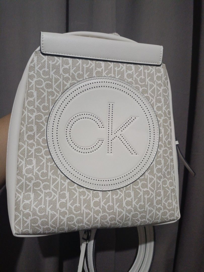 Authentic CK body/back pack (Category: Luxury Bags & Wallets) located in Tarlac. Submitted by claire.nathalie (Listing ID 1342961085, Image 1). Description: .