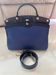 (Kategori: ) berada di . Dikirim oleh mamabee_preloved (ID iklan 1342878445, Gambar 1). Deskripsi: .