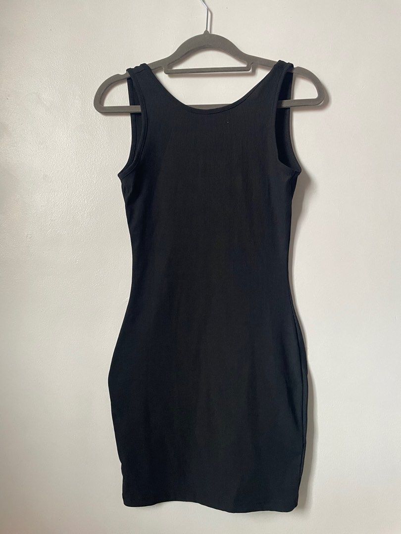 Black backless dress (Category: Dresses) located in Tacloban City. Submitted by declutterpatter (Listing ID 1342946920, Image 2). Description: ▪️SIZE: xs to small ▪️brand new ▪️MOP: Gcash and Gotyme ▪️MOD : J&T ▫️Shipping fee: luzon: 100 ncr: 100 visayas: 85 mindanao: 105.