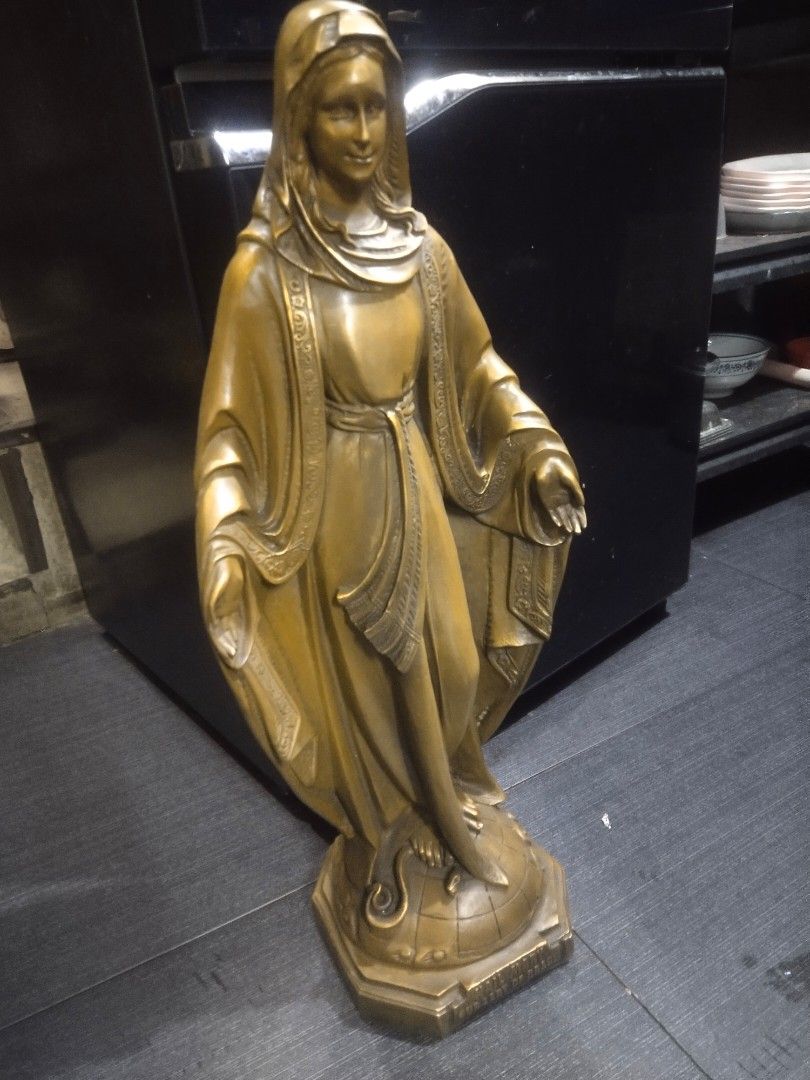 Brass huge mama Mary statue display (Category: Religious Items) located in Manila. Submitted by kurukutuk (Listing ID 1343019972, Image 2). Description: brass huge mama Mary statue display 27 x 10 inches HxL made of brass.