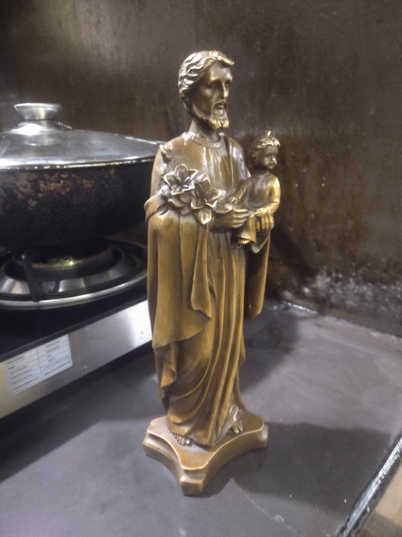 Brass St. Joseph statue display (Category: Religious Items) located in Manila. Submitted by kurukutuk (Listing ID 1343019846, Image 3). Description: brass St. Joseph statue display 12 x 4 inches HxL made of brass.