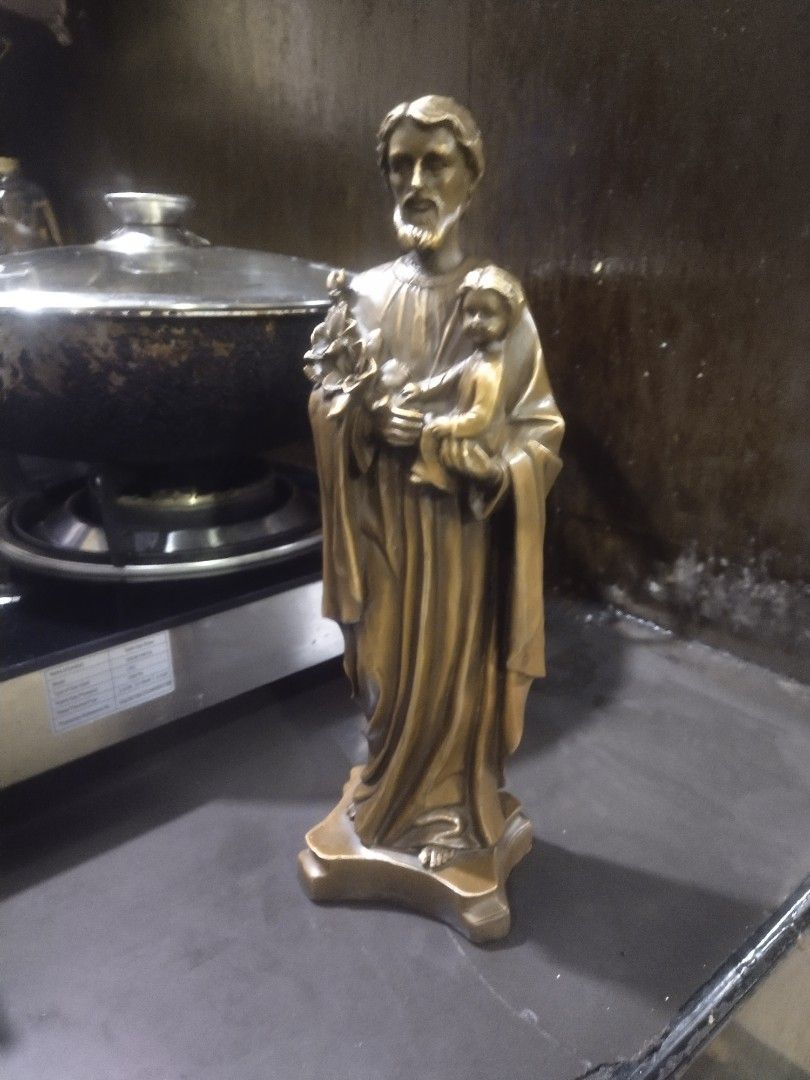 Brass St. Joseph statue display (Category: Religious Items) located in Manila. Submitted by kurukutuk (Listing ID 1343019846, Image 2). Description: brass St. Joseph statue display 12 x 4 inches HxL made of brass.