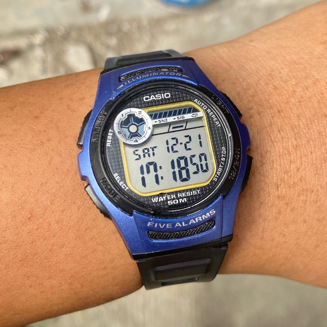CASIO W213 five alarm, Fesyen Pria, Jam Tangan di Carousell