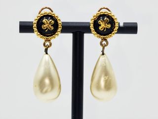(Category: ) located in . Submitted by designercollectibles.com.au (Listing ID 1342897922, Image 1). Description: .