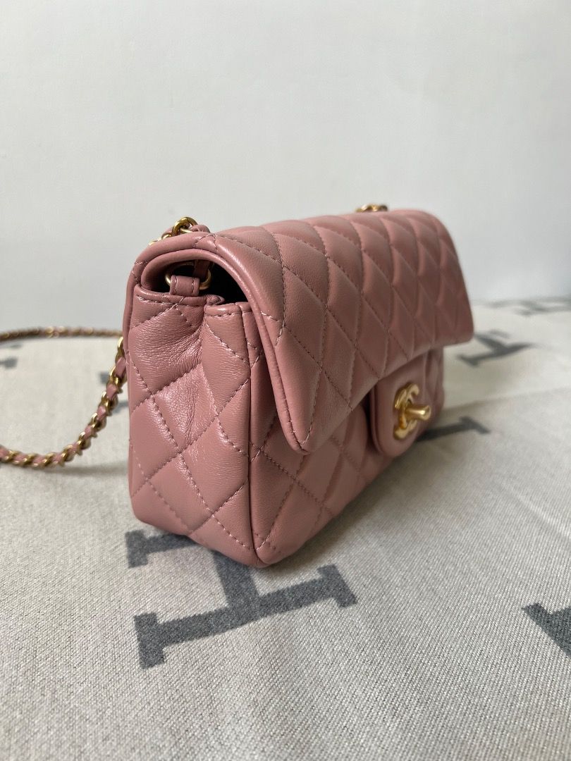 Chanel pearl crush mini reactangular dark pink (Category: Luxury Bags & Wallets) located in Antipolo. Submitted by chanchimj (Listing ID 1327469122, Image 3). Description: .