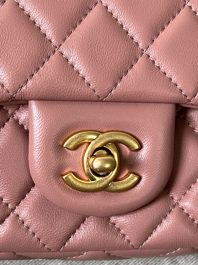 Chanel pearl crush mini reactangular dark pink (Category: Luxury Bags & Wallets) located in Antipolo. Submitted by chanchimj (Listing ID 1327469122, Image 2). Description: .