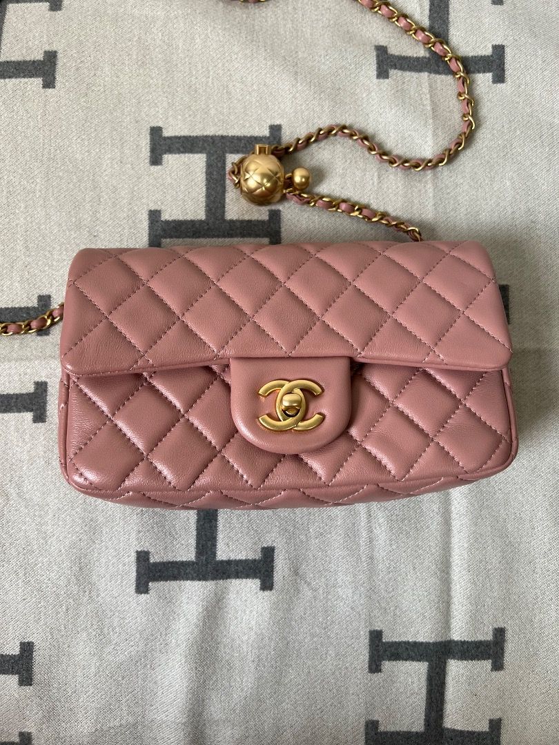 Chanel pearl crush mini reactangular dark pink (Category: Luxury Bags & Wallets) located in Antipolo. Submitted by chanchimj (Listing ID 1327469122, Image 1). Description: .