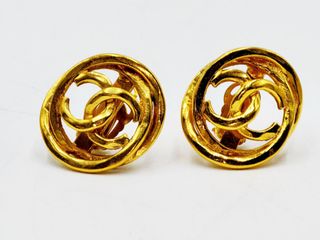 (Category: ) located in . Submitted by designercollectibles.com.au (Listing ID 1342897585, Image 1). Description: .
