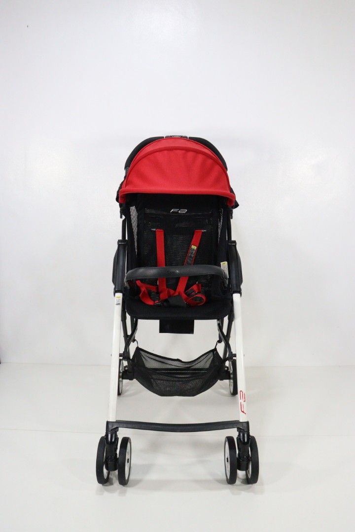 Combi F2 Lightweight Stroller (Category: Strollers) located in Valenzuela. Submitted by jmalano (Listing ID 1342964907, Image 1). Description: Combi F2 Lightweight Stroller -semi recline -lightweight at 3.9kg -for 6 months to 15kgs max capacity -easy one-hand fold -5 point safety harness Flaws/Issues: Scratches, mininal dent on chassis Location: Valenzuela City.