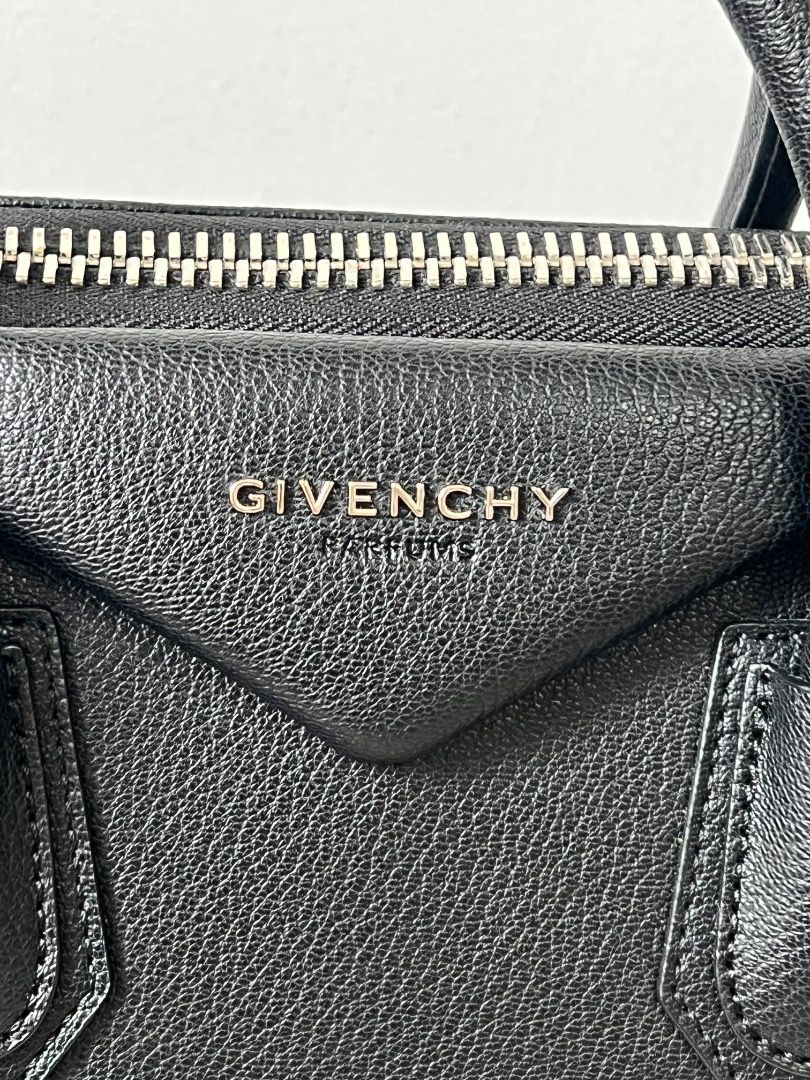 Givenchy Antigona Small grained black leather top handle (Category: Luxury Bags & Wallets) located in Antipolo. Submitted by chanchimj (Listing ID 1335286088, Image 2). Description: .