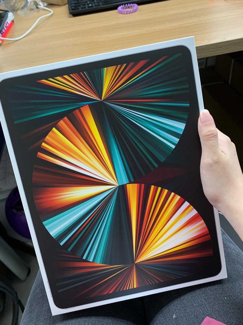 Ipad Pro M1 12.9” 128GB Silver. (Category: iPad) located in Makati City. Submitted by chiero_sells (Listing ID 1343007705, Image 1). Description: good as new, selling it as i cant use it anymore since i am always busy. using this just for watching only. includes case too..