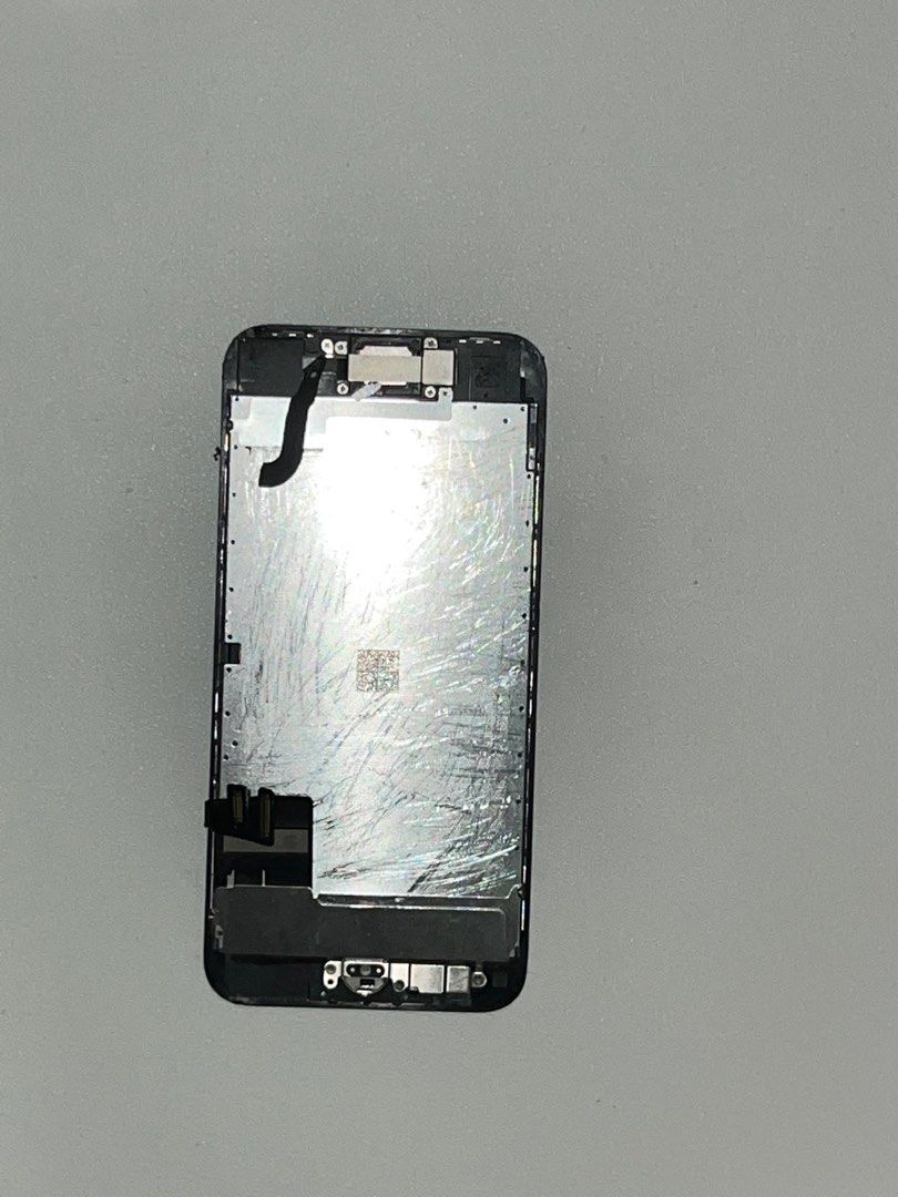 iPhone se3 100 ％原裝折機屏幕上排線斷裂 （分類：電子屏幕）位於 Hong Kong。 由 ethanpngui49492 提交（商品編號 1343002752，圖片 2）。簡介： 屏幕上排線斷裂須自行更換！ 觸控正常 指紋正常。