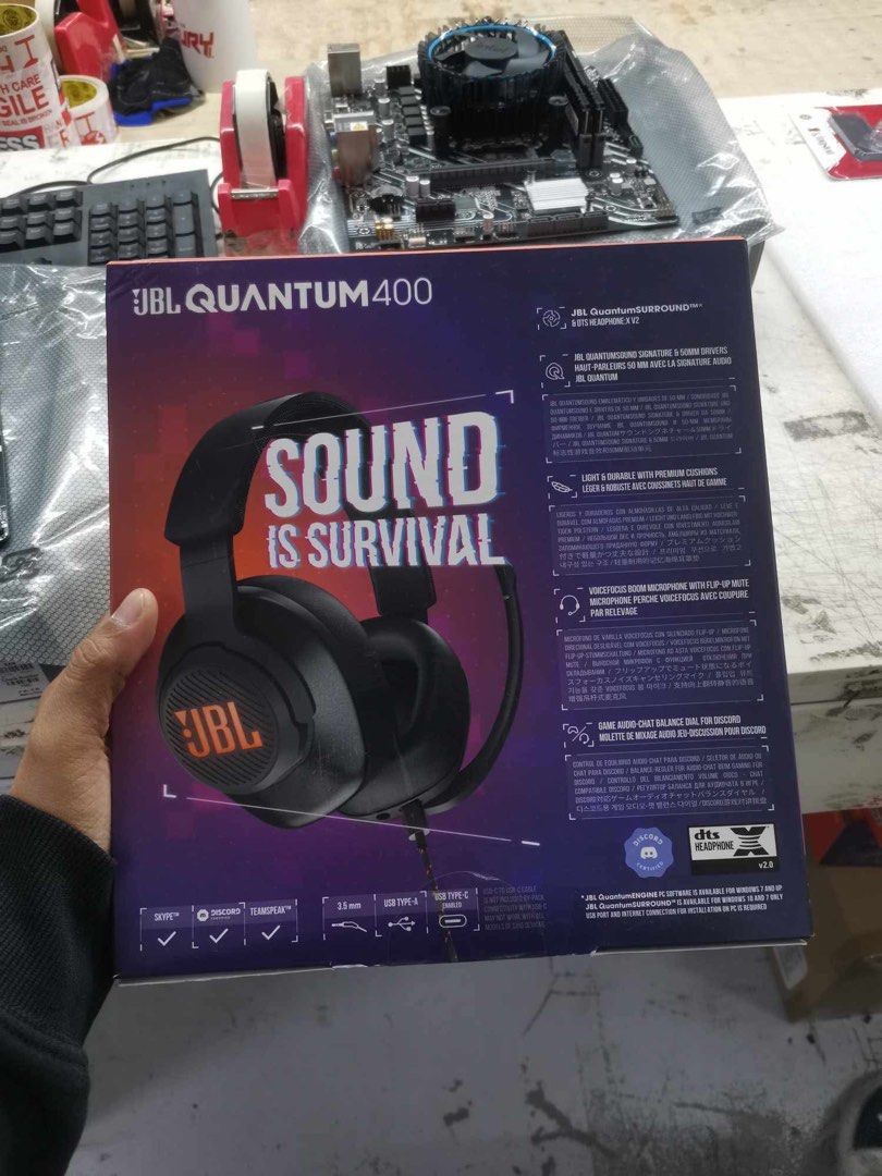 JBL 400 (Category: Headphones & Headsets) located in Rizal. Submitted by nero111 (Listing ID 1342966713, Image 1). Description: FS: Jbl 400 Almost new Complete with accessories Issue: bakbak yung cushion Negotiable :).