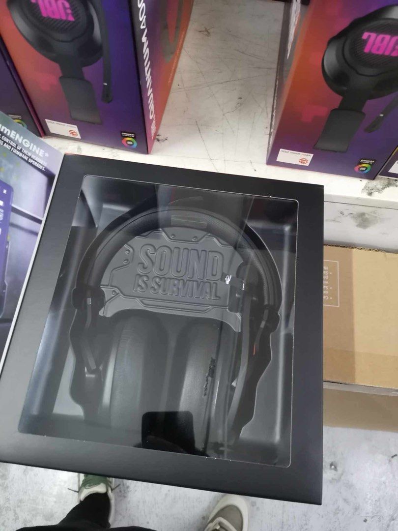 JBL 400 (Category: Headphones & Headsets) located in Rizal. Submitted by nero111 (Listing ID 1342966713, Image 3). Description: FS: Jbl 400 Almost new Complete with accessories Issue: bakbak yung cushion Negotiable :).