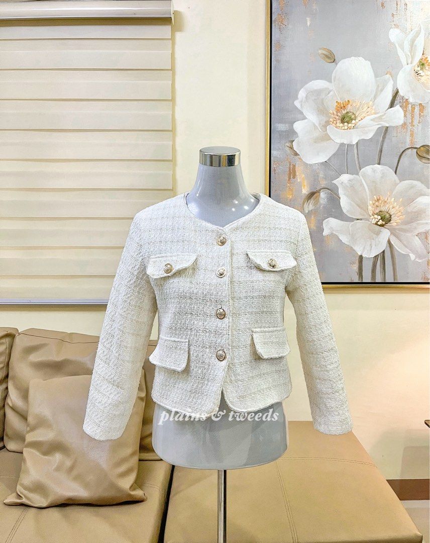 Korean tweed white gold blazer (Category: Coats, Jackets and Outerwear) located in Cavite. Submitted by thepreloved.ph (Listing ID 1342857041, Image 1). Description: Used twice Small to Med.