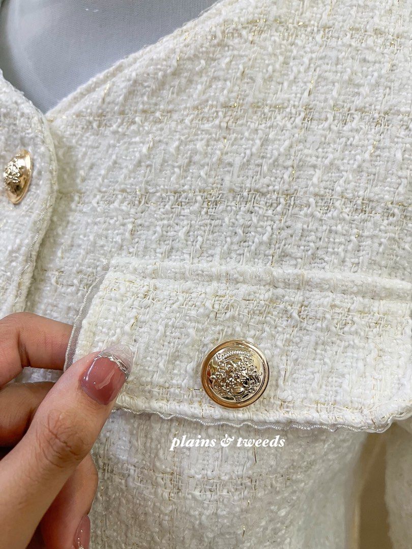 Korean tweed white gold blazer (Category: Coats, Jackets and Outerwear) located in Cavite. Submitted by thepreloved.ph (Listing ID 1342857041, Image 3). Description: Used twice Small to Med.