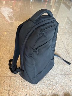 Incase backpack singapore 2025