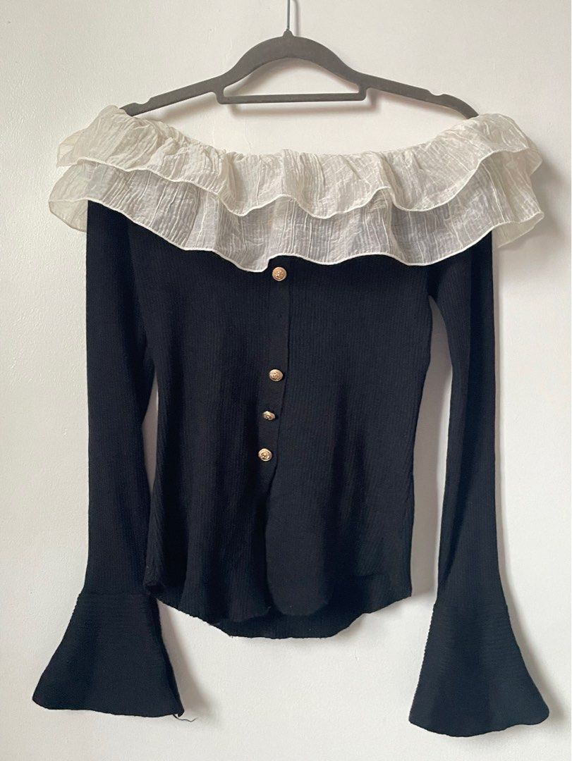 Long sleeve with ruffled collar (Category: Longsleeves) located in Tacloban City. Submitted by declutterpatter (Listing ID 1342949029, Image 1). Description: .