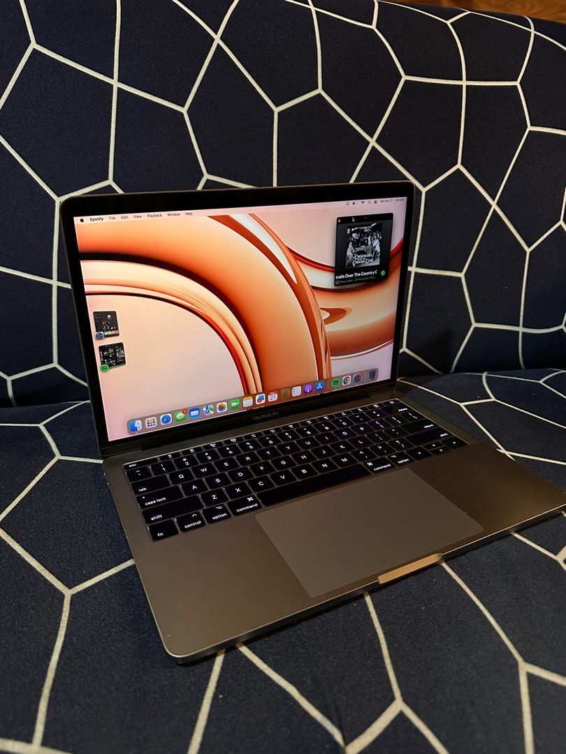 MacBook Pro 2017 13” Non touch bar Space Gray (Category: Laptops & Notebooks) located in Dasmarinas. Submitted by smsebtian (Listing ID 1342991011, Image 2). Description: MacBook Pro 2017 Non-touchbar Space gray for P17,000 Details 8Gb ram/256 Gb 13 inch Intel core i5 1200 cycle count No issues, only a few signs of usage (minor dents to corners) Open for swap to iPad or iPhone Inclusions Unit Original 87 watts charger Laptop pouch rfs: upgrade.