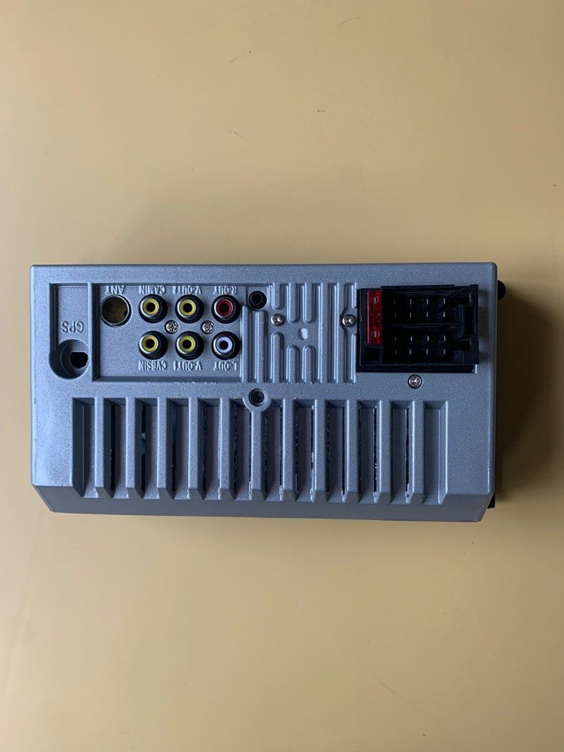 Multi player (Category: Audio Systems) located in Singapore. Submitted by kbkeng (Listing ID 1342918890, Image 3). Description: Car multi players 7-8 “ Good working condition .