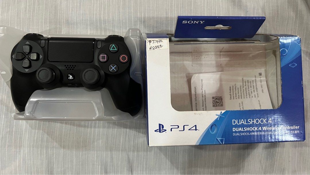 Nintendo Switch Controller (Category: Controllers) located in Makati City. Submitted by j65j29gdq258420 (Listing ID 1342934088, Image 3). Description: Condition: Almost new, rarely used Description: High-precision, comfortable, and highly responsive Nintendo Switch controller. Supports various gaming modes and features built-in vibration for a more immersive gaming experience. The controller is in excellent condition with no damage or wear and te