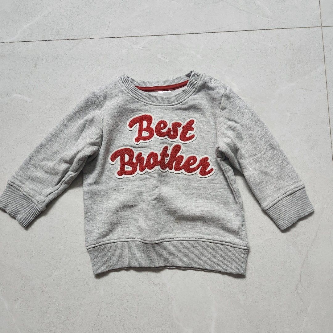 Original H&M Sweater for Kids (Category: Babies & Kids Fashion) located in Rizal. Submitted by acs_747 (Listing ID 1342969088, Image 1). Description: Original H&M sweater for boys aged 1 to 3 years old. Suitable for cold weather with fleece lining on the inside. Rarely used..