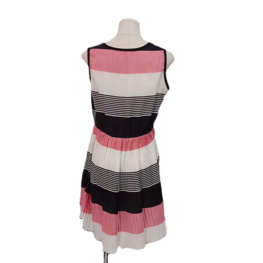Pink black white dress shop