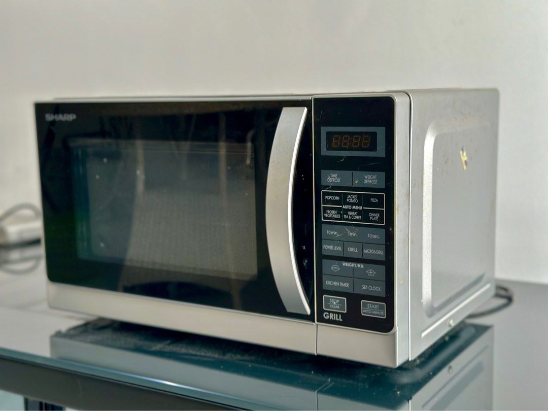 SHARP 20L Microwave (Category: Ovens & Toasters) located in Kuala Lumpur. Submitted by keithchan70503 (Listing ID 1342891963, Image 1). Description: SHARP 20L Microwave Oven with Grill Model : R602ZS Condition : 9/10 - Lightly used - Well functioning - .