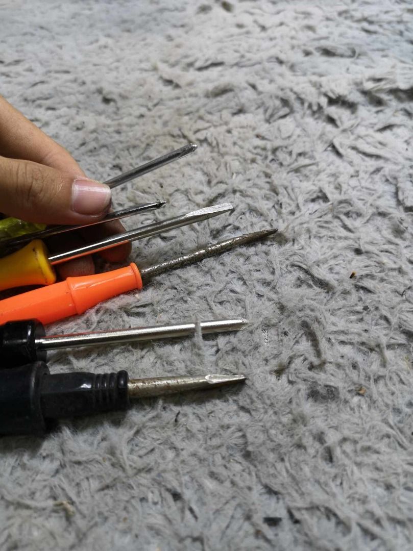 Small Screwdriver Tools Set (Category: Construction Tools & Equipment) located in Santa Cruz. Submitted by jmy_surplus.2 (Listing ID 1342990740, Image 3). Description: Size ; L - 18 W - 10 Color ; Orange , Black Type ; Tools Brand ; No Brand Material ; Plastic , metal Style ; Small Screwdriver Tools Set LG 94 JMY 4.