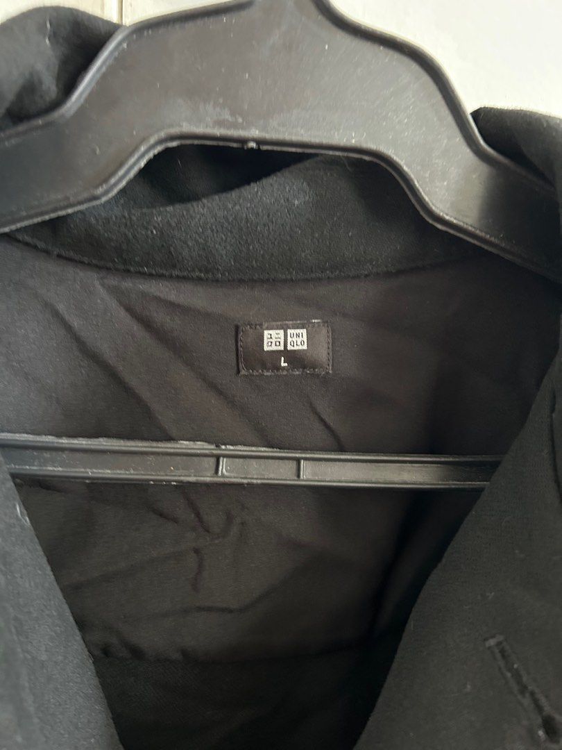 uniqlo black longsleeves (Category: Longsleeves) located in Makati City. Submitted by bluelocker (Listing ID 1342873725, Image 2). Description: .