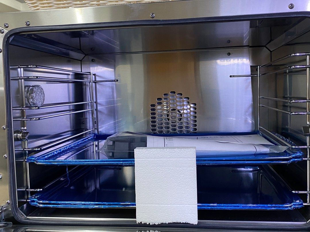 Unox Anna oven (Category: Bakeware) located in Manila. Submitted by aiannah01 (Listing ID 1342994796, Image 2). Description: Brand new Unox Anna Oven. Onhand stocks. Cash basis. Location, San Juan City. Made in Italy .