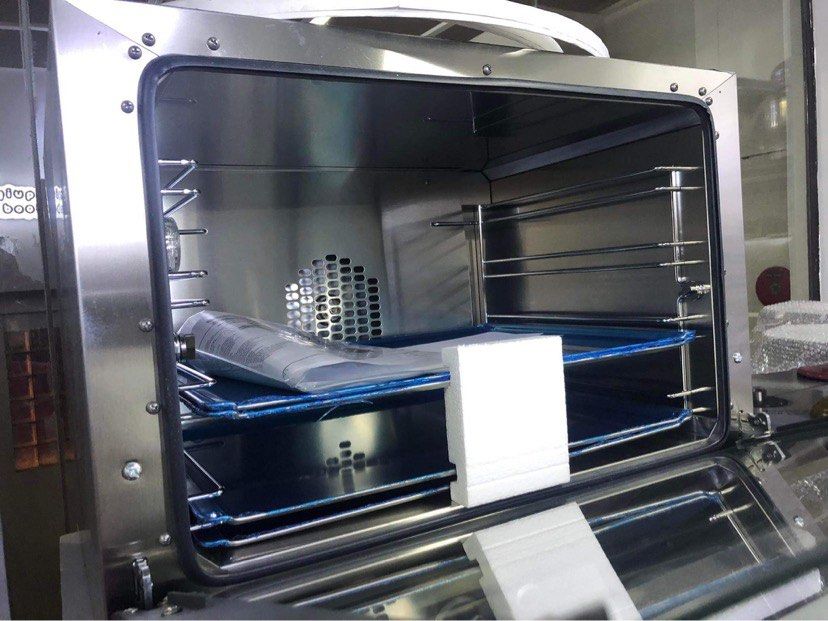 Unox Anna oven (Category: Bakeware) located in Manila. Submitted by aiannah01 (Listing ID 1342994796, Image 3). Description: Brand new Unox Anna Oven. Onhand stocks. Cash basis. Location, San Juan City. Made in Italy .