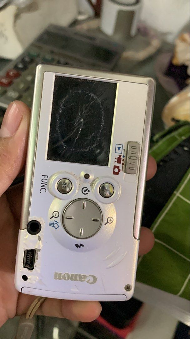[UNTESTED] CANON IXUS i (Category: Cameras) located in Cauayan City . Submitted by maeeecloset (Listing ID 1342878016, Image 3). Description: - has battery inside UNTESTED GUYS HEHE BUY AT YOUR OWN RISK!! If you’re near Quiapo maraming nag aayos dun digi cam for 1500 ata MOP: CashG MOD: J&T Location: Isabela.