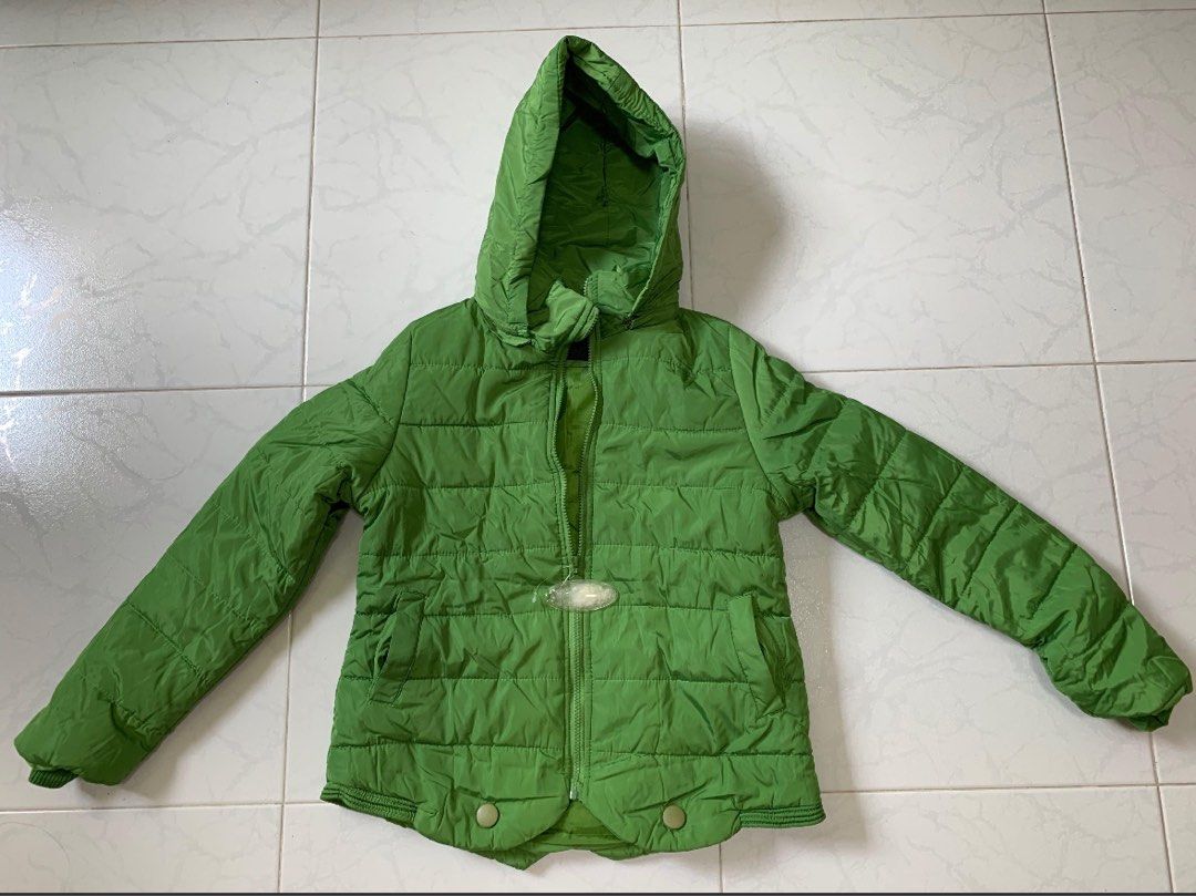 Winter Down Jacket (Category: Coats, Jackets and Outerwear) located in Singapore. Submitted by mab_lee (Listing ID 1342928287, Image 1). Description: Brand new & never wear before. .